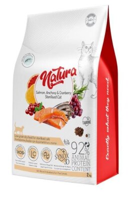 Natura Premium Somonlu Yaban Mersinli Düşük Tahıllı Kısırlaştırılmış Yetişkin Kedi Maması 2 kg